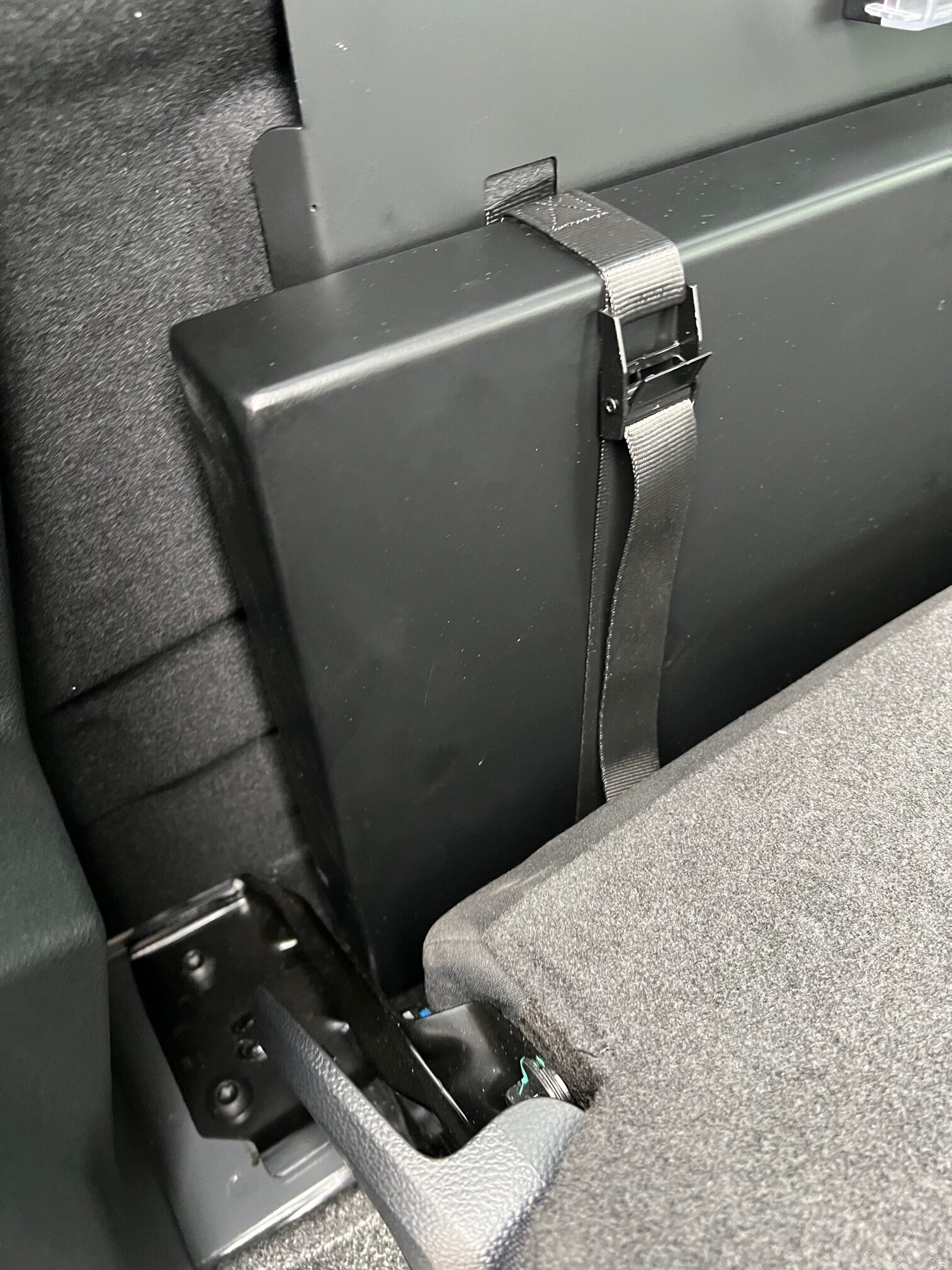 Ford Ranger NEXT-GEN RA Model: Behind rear seat 'Super Slim Lithium' mounting system bracket - Image 13